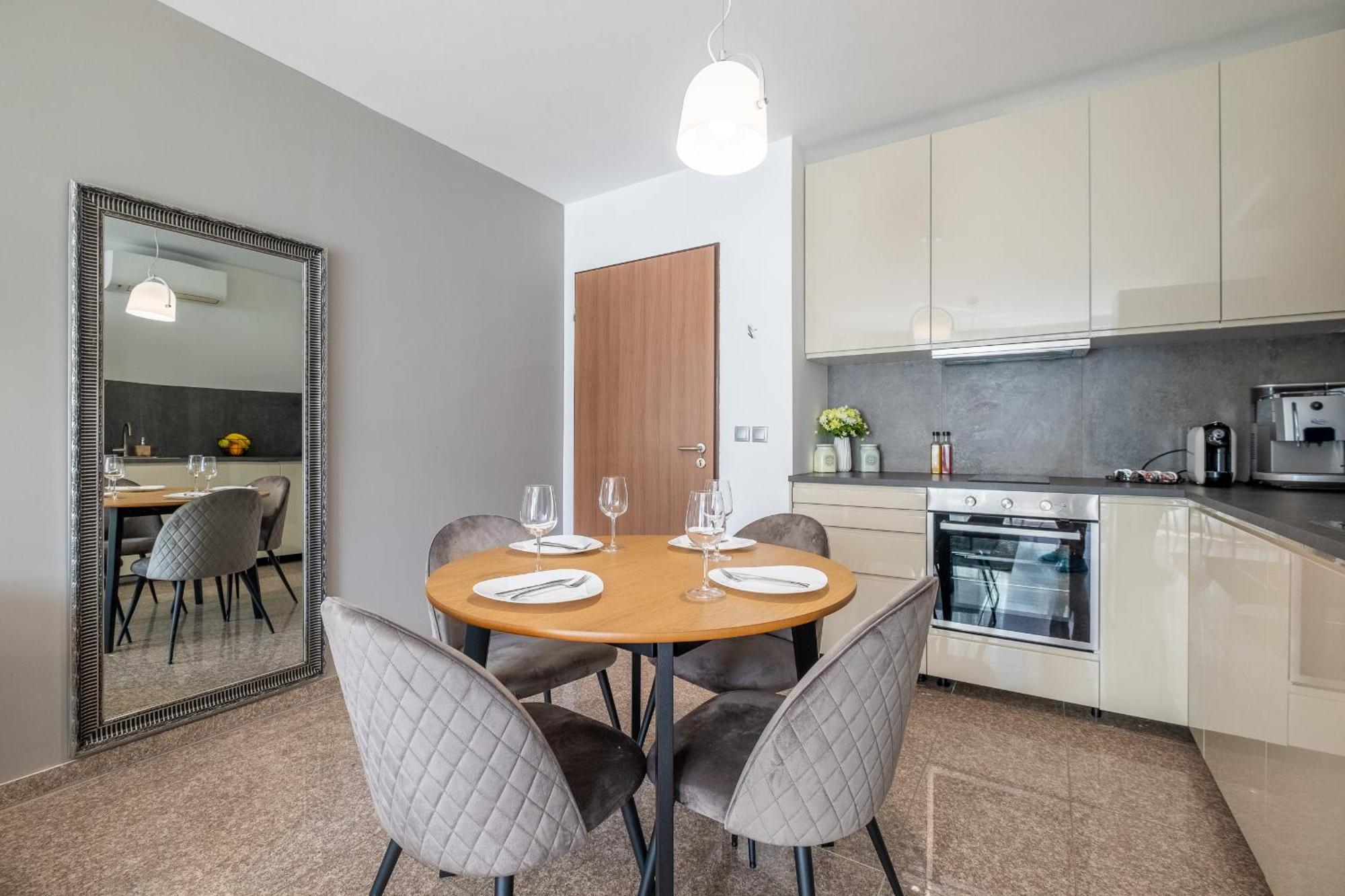 Julie'S Sunny Cozy Apartment With Balcony Sofia Buitenkant foto